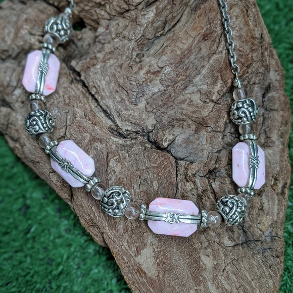 Vintage inspired rose stone necklace - Picture 3 of 3